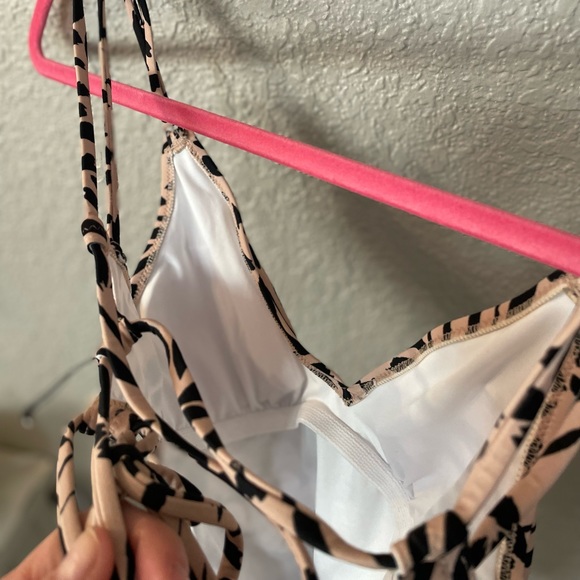 NEW Shade and Shore Wild Thing Tie Back Monokini Swimsuit One Piece M - Picture 7 of 12